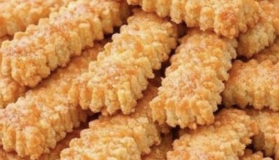 Southern 4-Ingredient Cheddar Cheese Straws