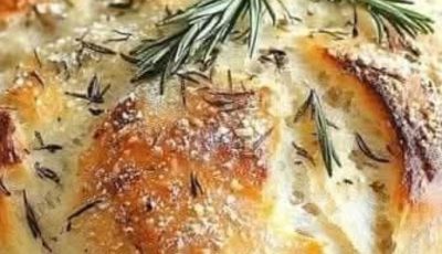 Rustic No Knead Rosemary Garlic Bread