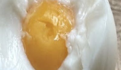 Nutritionists wa:rn that eating eggs every morning can cause